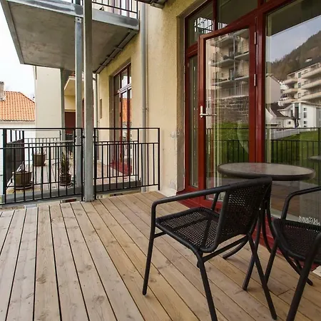 High End 2br In Good Location! شقة